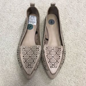 NWT ALDO laser cut out leather flats